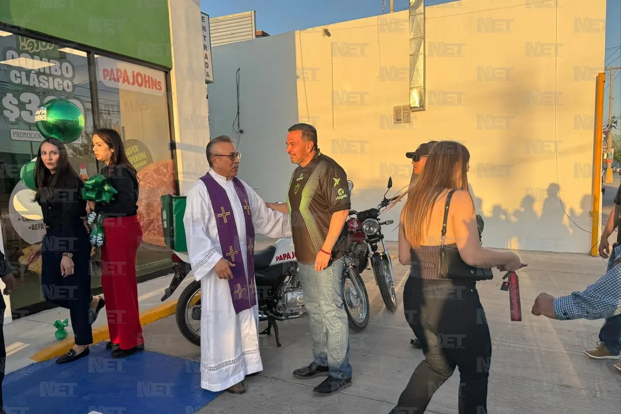 Inauguran sucursal de pizzería Papa John's