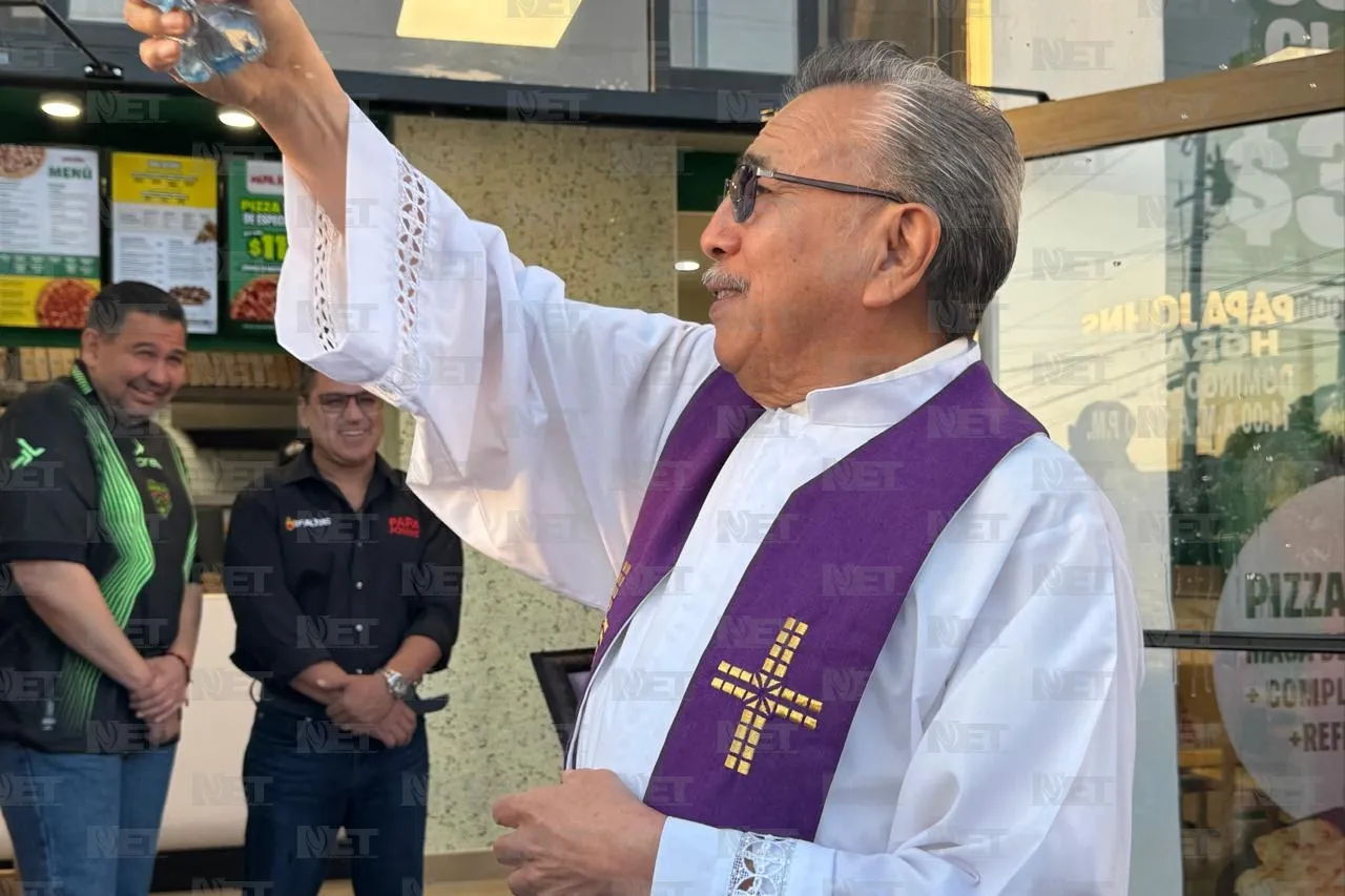 Inauguran sucursal de pizzería Papa John's