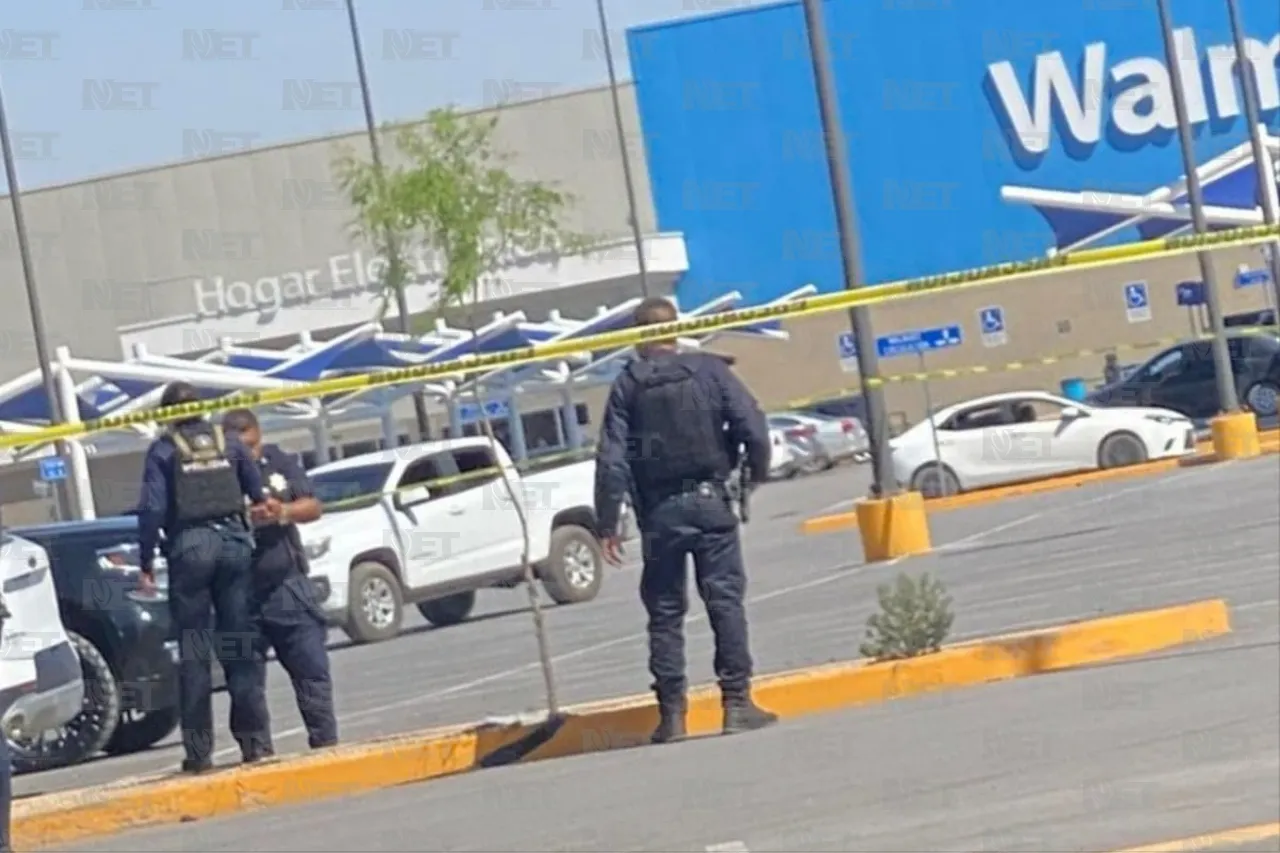 Juárez: Matan a hombre y lesionan a menor en estacionamiento de Walmart