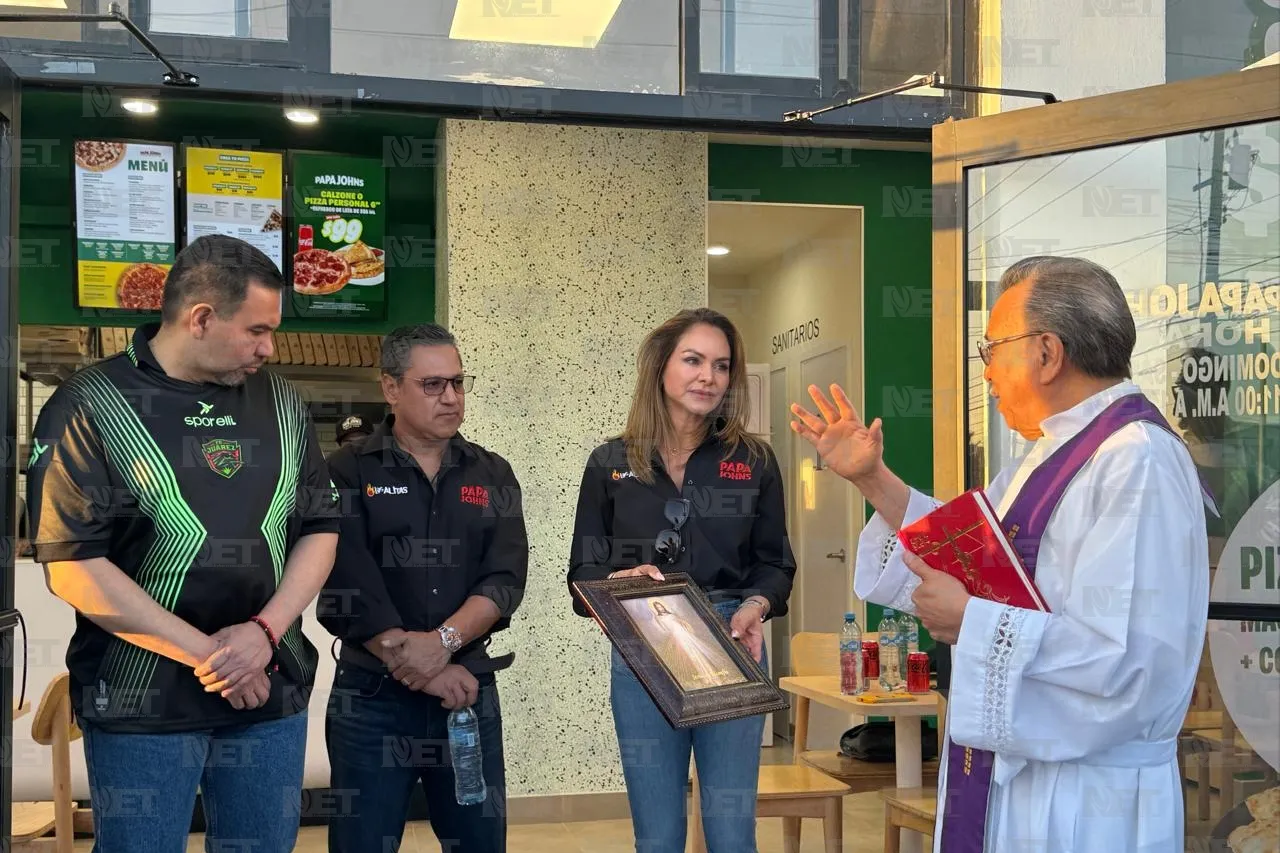 Inauguran sucursal de pizzería Papa John's