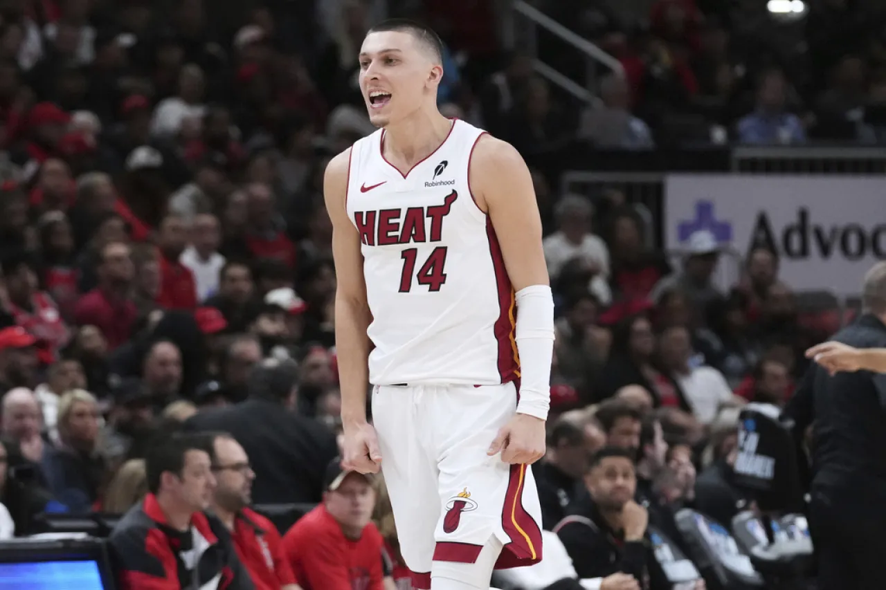 Heat domina a Bulls para avanzar en el Play-In