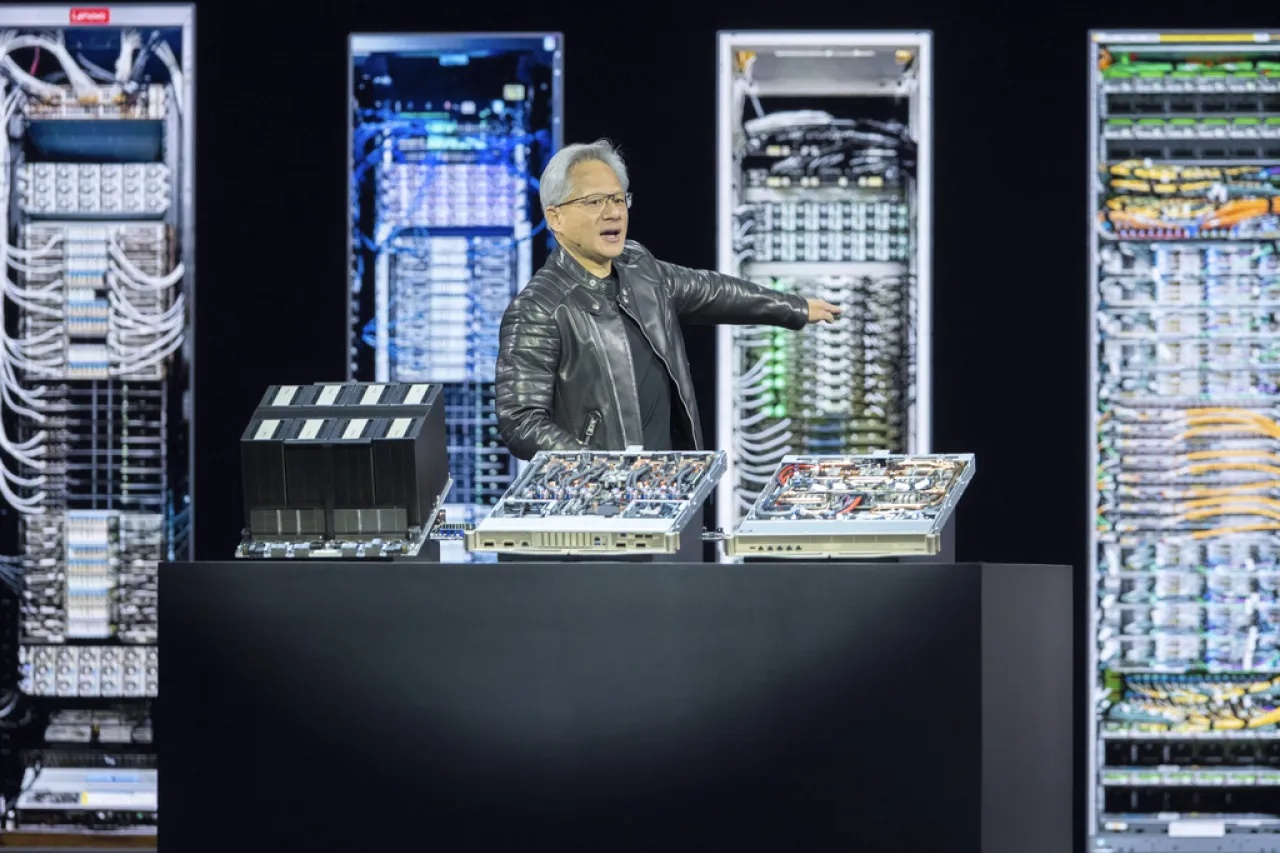 Nvidia advierte sobre freno en ventas de chips y provoca caída de acciones