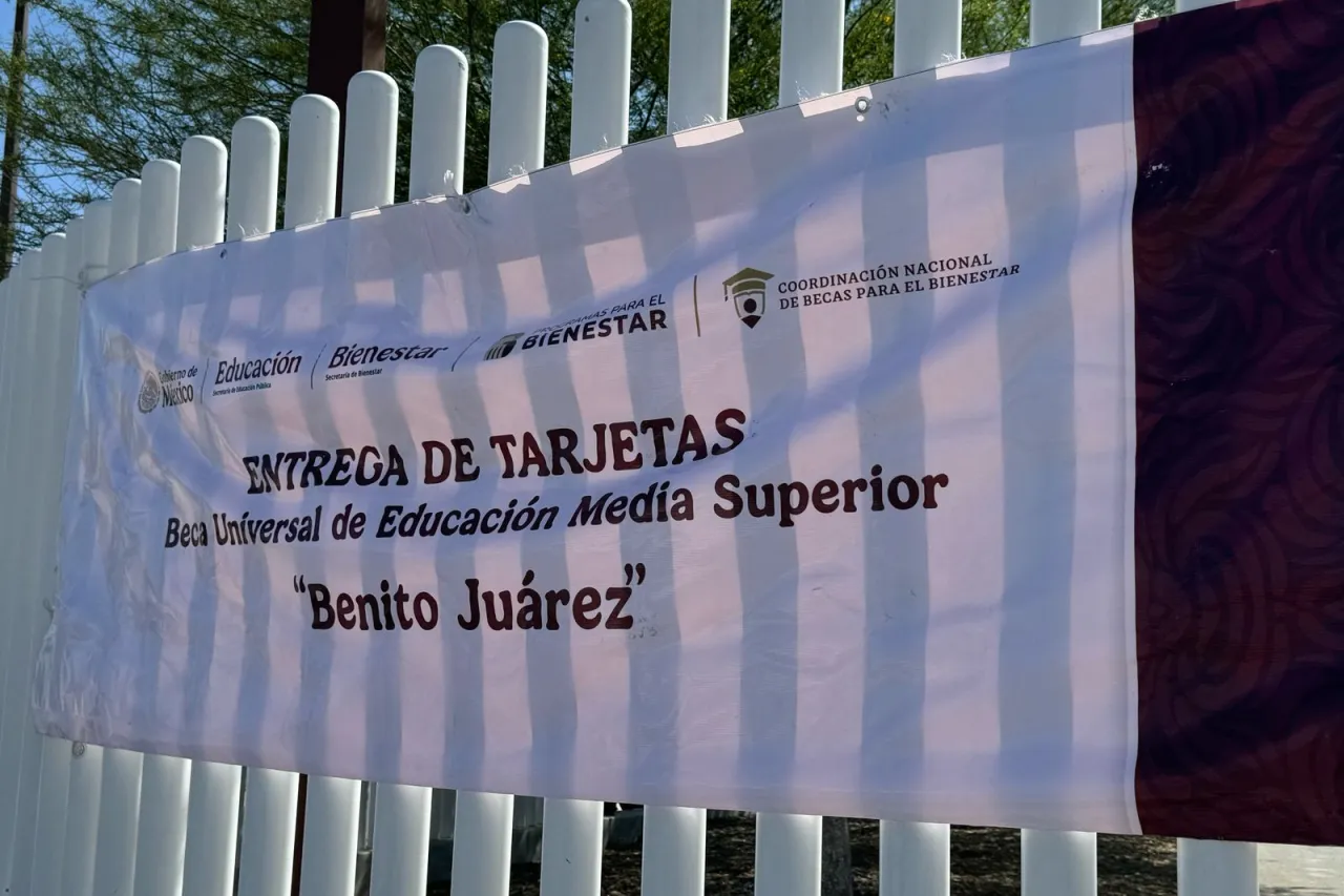 Revisa tus documentos: entregan hoy tarjetas de la beca Benito Juárez