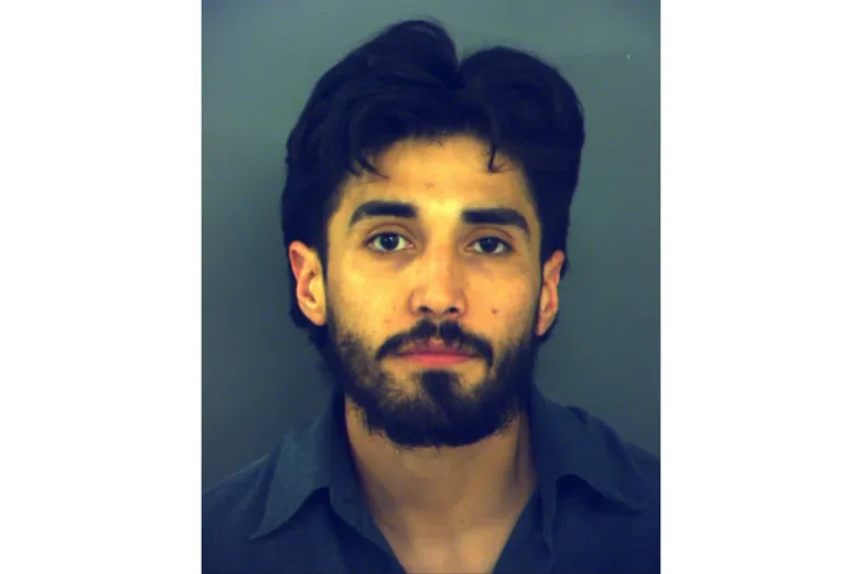 Lo arrestan por arrastrar y patear a 'Goose' en El Paso