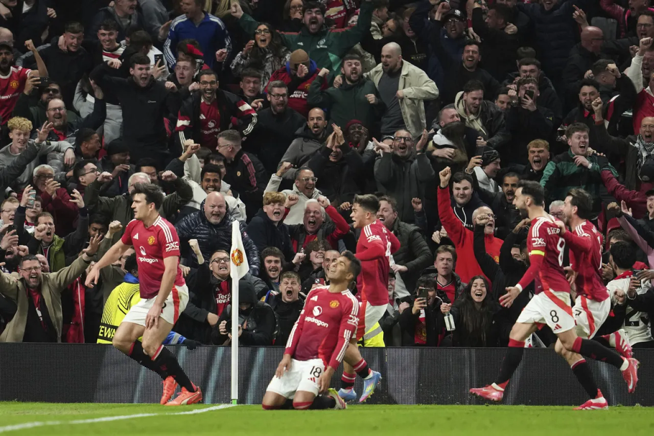 Man United logra remontada y vence a Lyon para avanzar a semis de Liga Europa