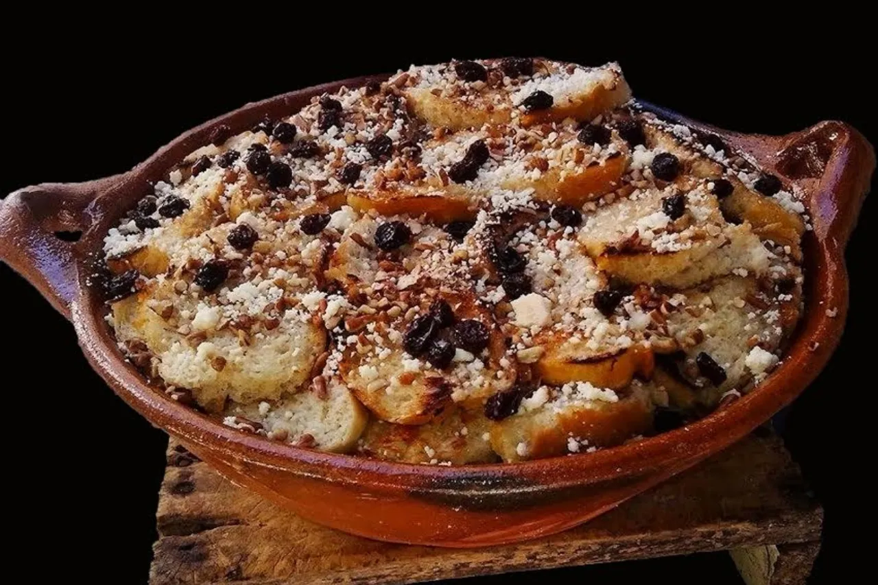 Capirotada: un postre con historia y tradición en la Semana Santa mexicana