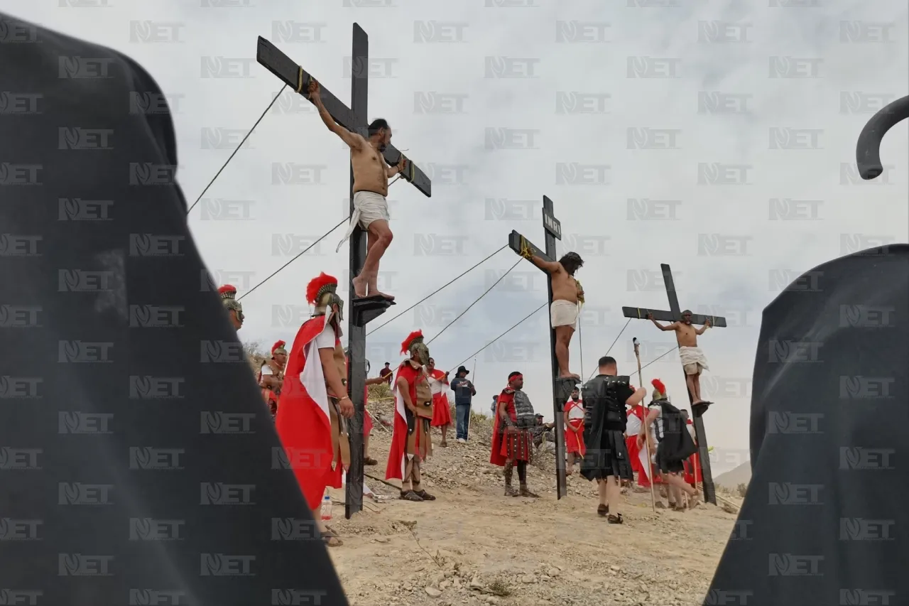 Perdónalos padre: Crucifican a Jesús en Santa María de la Montaña
