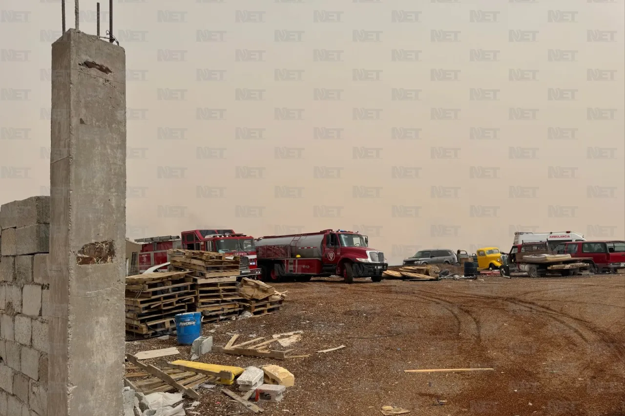 Bomberos sofocan incendio en yonke del Km 27