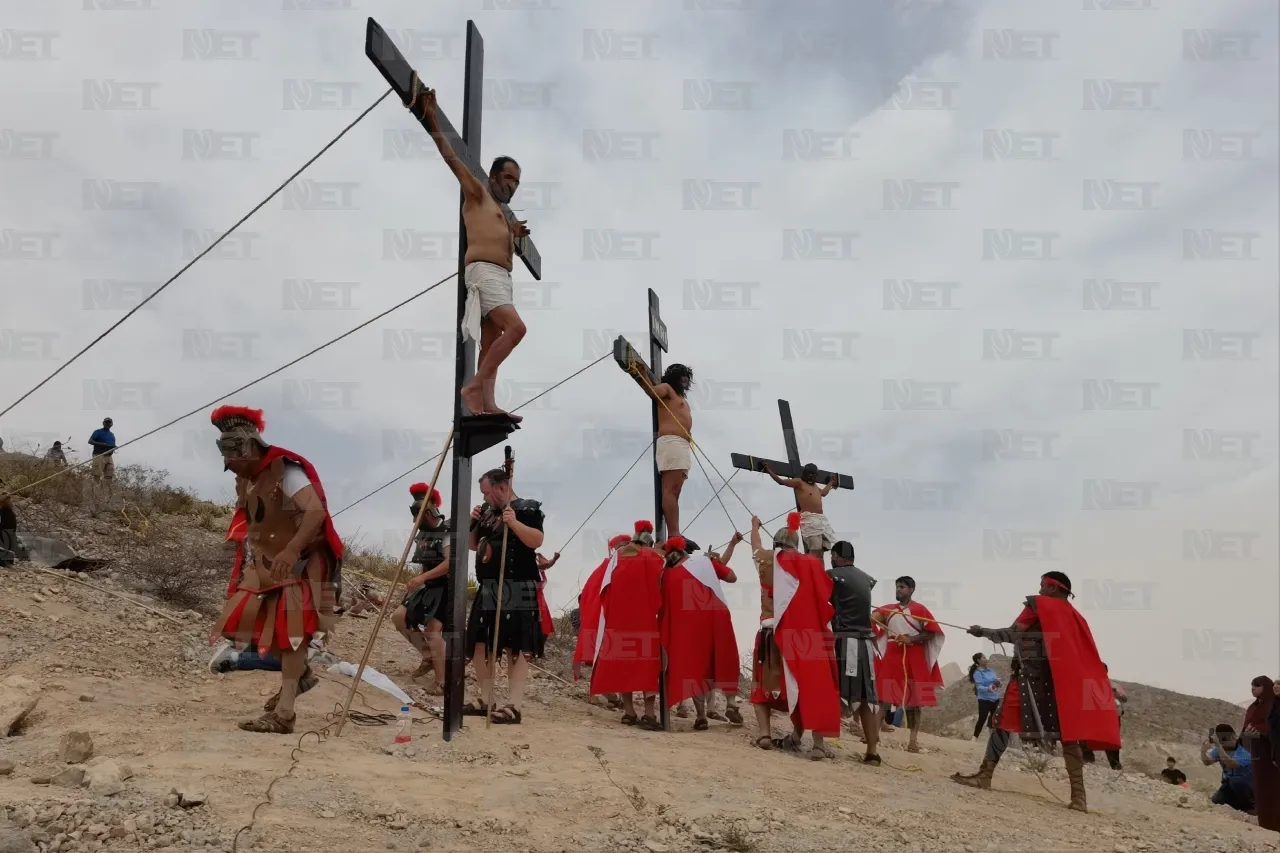 Perdónalos padre: Crucifican a Jesús en Santa María de la Montaña