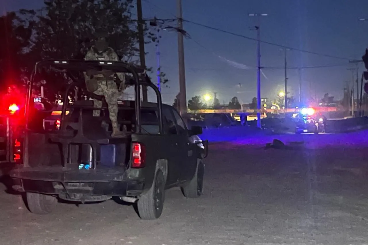 Hallan cuerpo de un hombre dentro de vehículo en la Ejido Sauzal