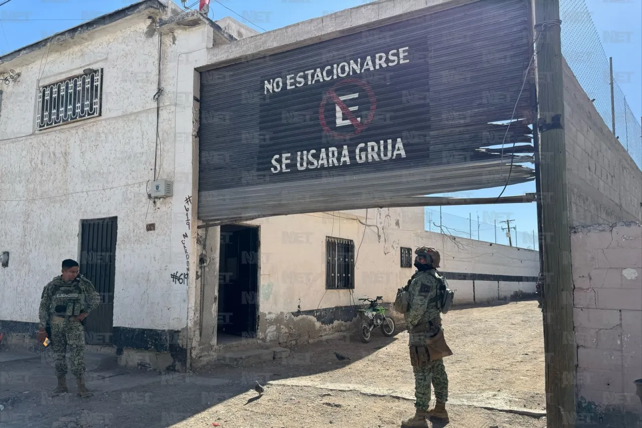 Quitan soldados cámaras de estacionamiento privado