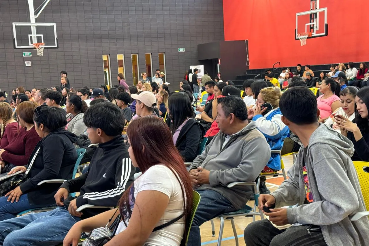 Estos alumnos reciben hoy sus tarjetas de la Beca Benito Juárez