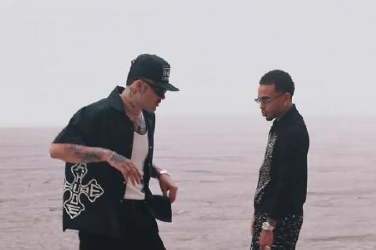 Ozuna y Kapo en el No. 1 en Billboard Latin con su tema 'Más que Tú'
