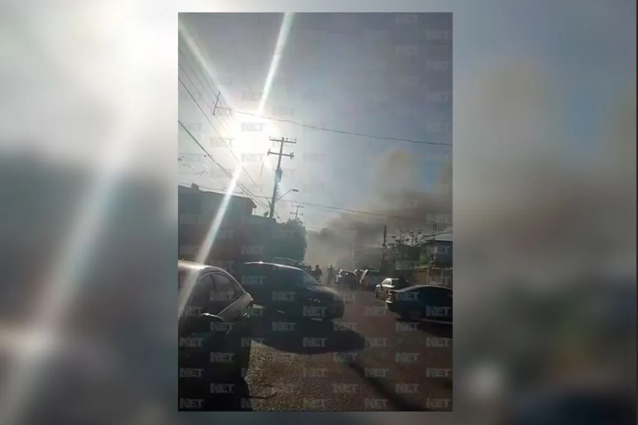 Video: Se incendia camioneta en Infonavit Juárez Nuevo