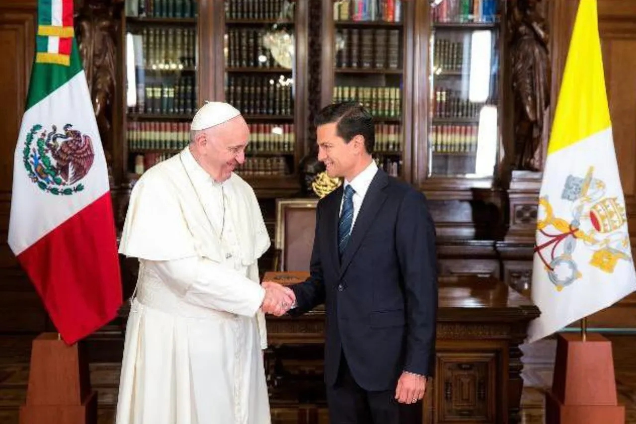 Celebridades recuerdan las ocasiones en que conocieron al Papa Francisco