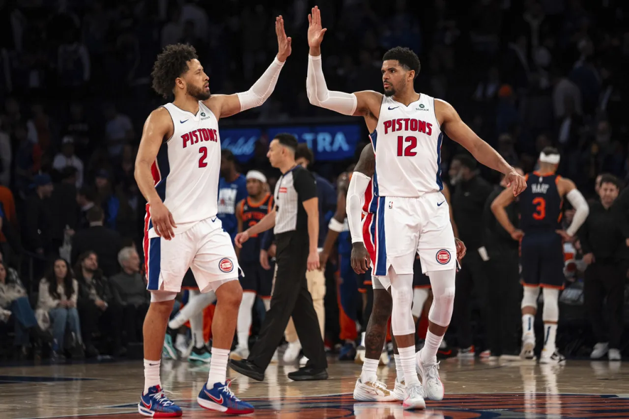 Vencen Pistons a Knicks en el juego dos