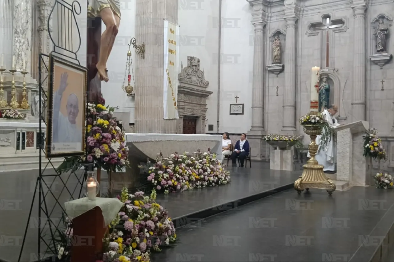 Celebran en Catedral de Chihuahua misa en honor al papa Francisco