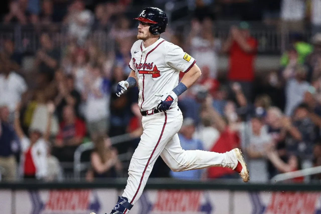 Braves remonta y empieza a despertar en el Este de la Nacional