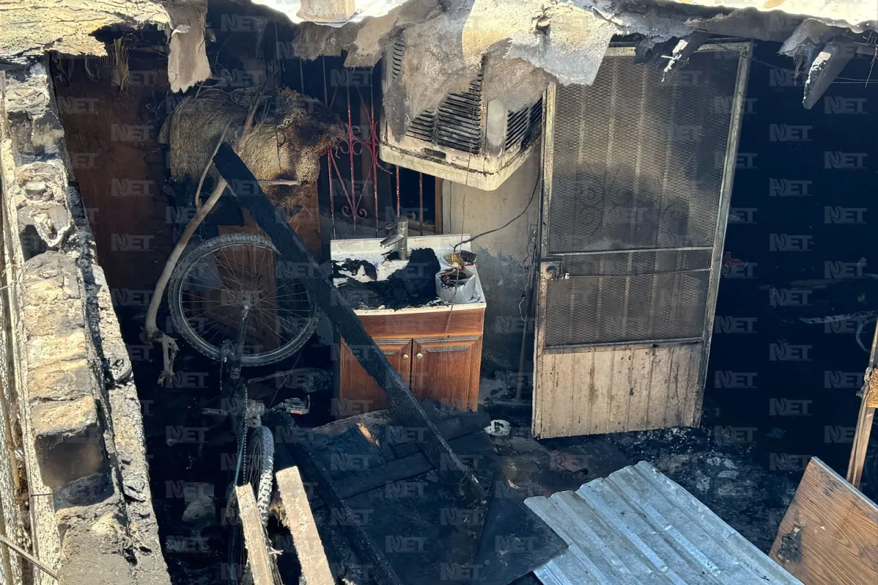 Adulta mayor pierde su casa; la encontró en llamas al regresar de la tienda