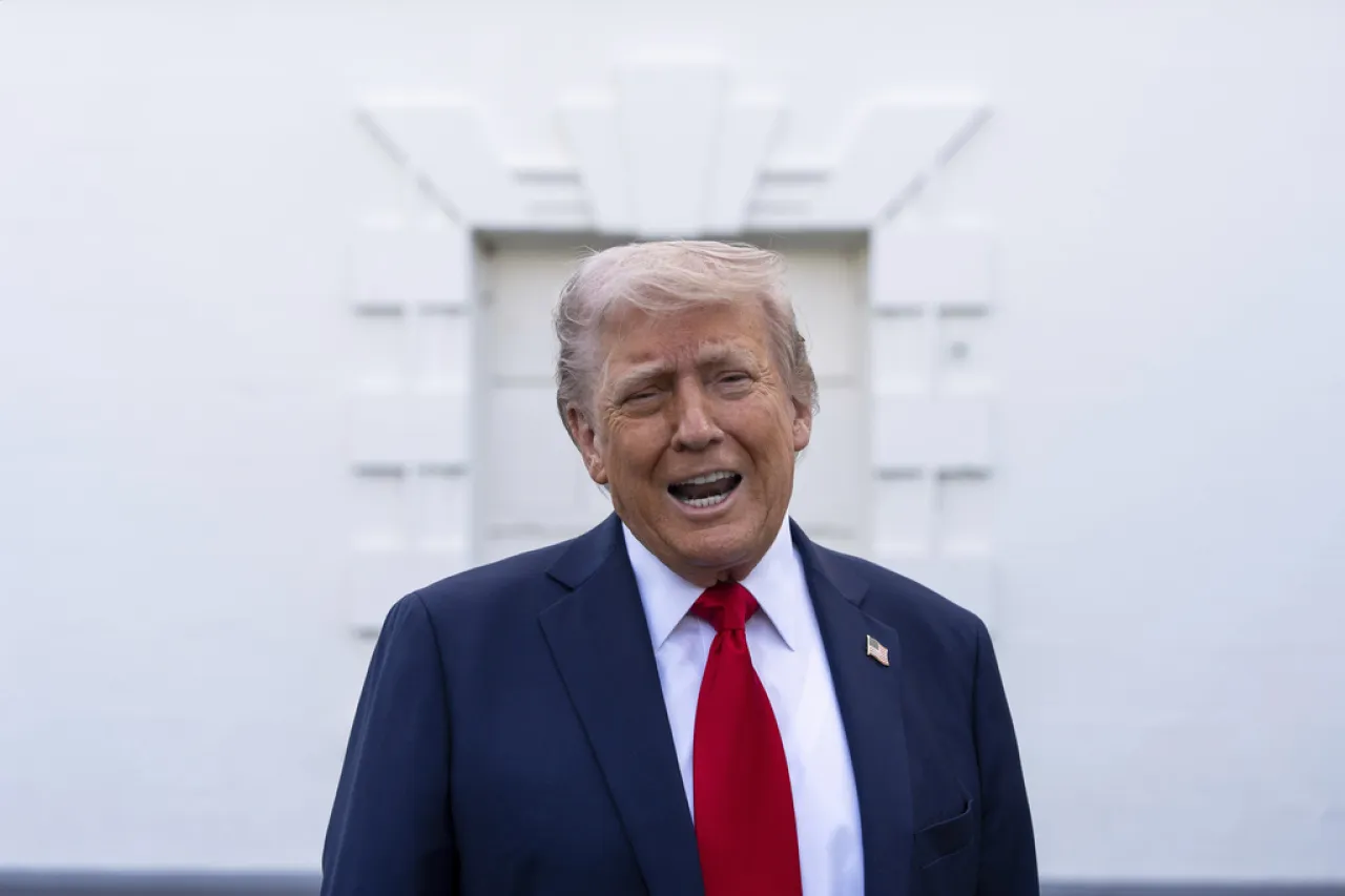 Trump firma órdenes ejecutivas dirigidas a universidades y