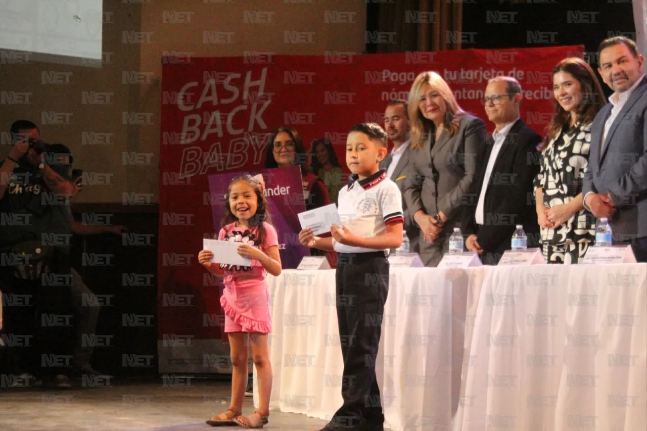Entrega alcalde becas de equidad social