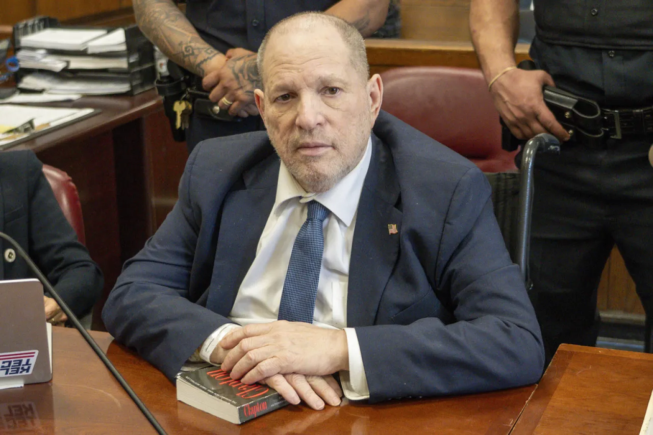 Inicia nuevo juicio por abusos contra Harvey Weinstein