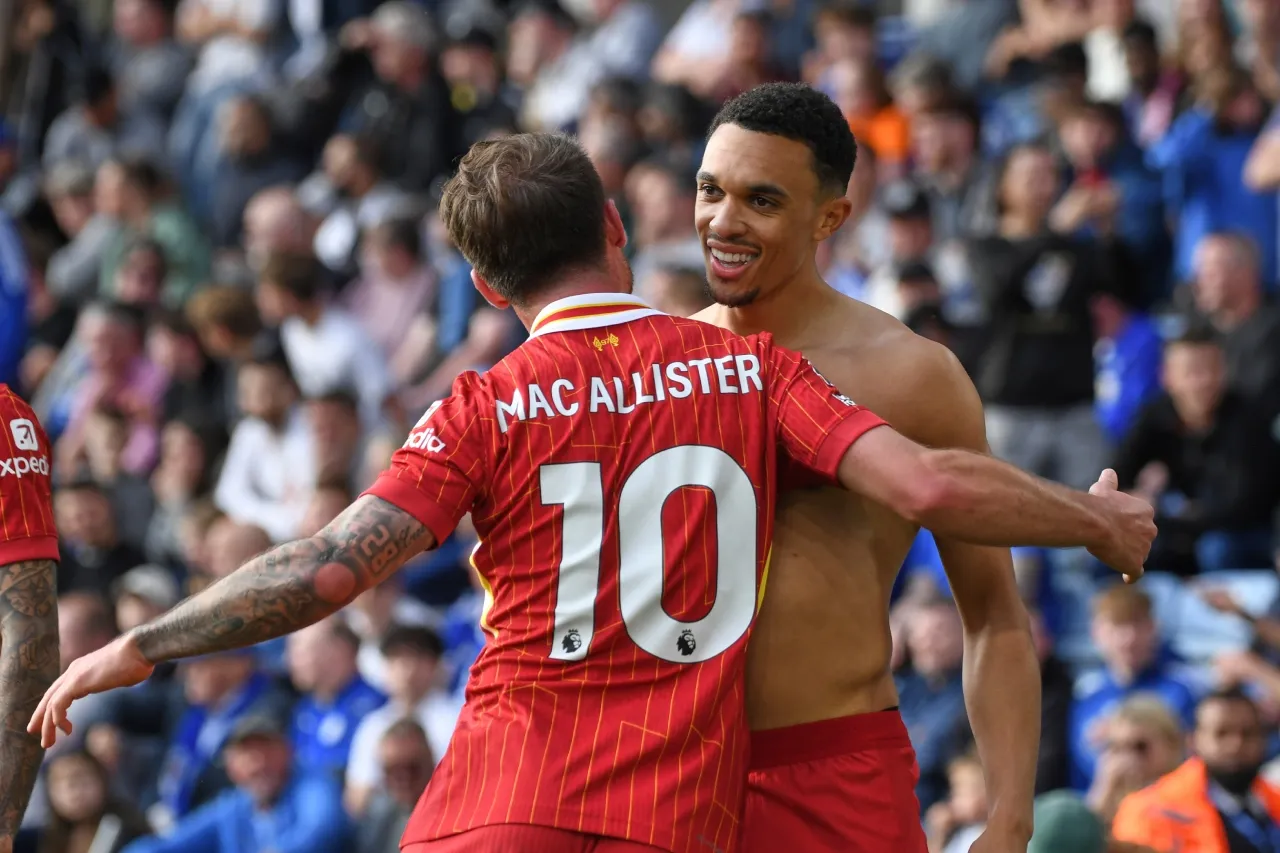 Liverpool deberá esperar para consagrarse campeón tras empate del Arsenal