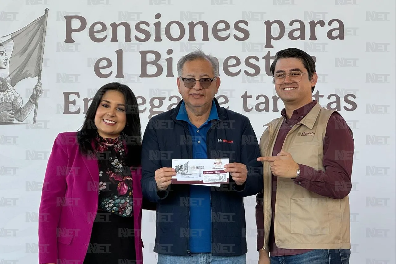 Entregan tarjetas a mil 500 adultos mayores pensionados en Juárez