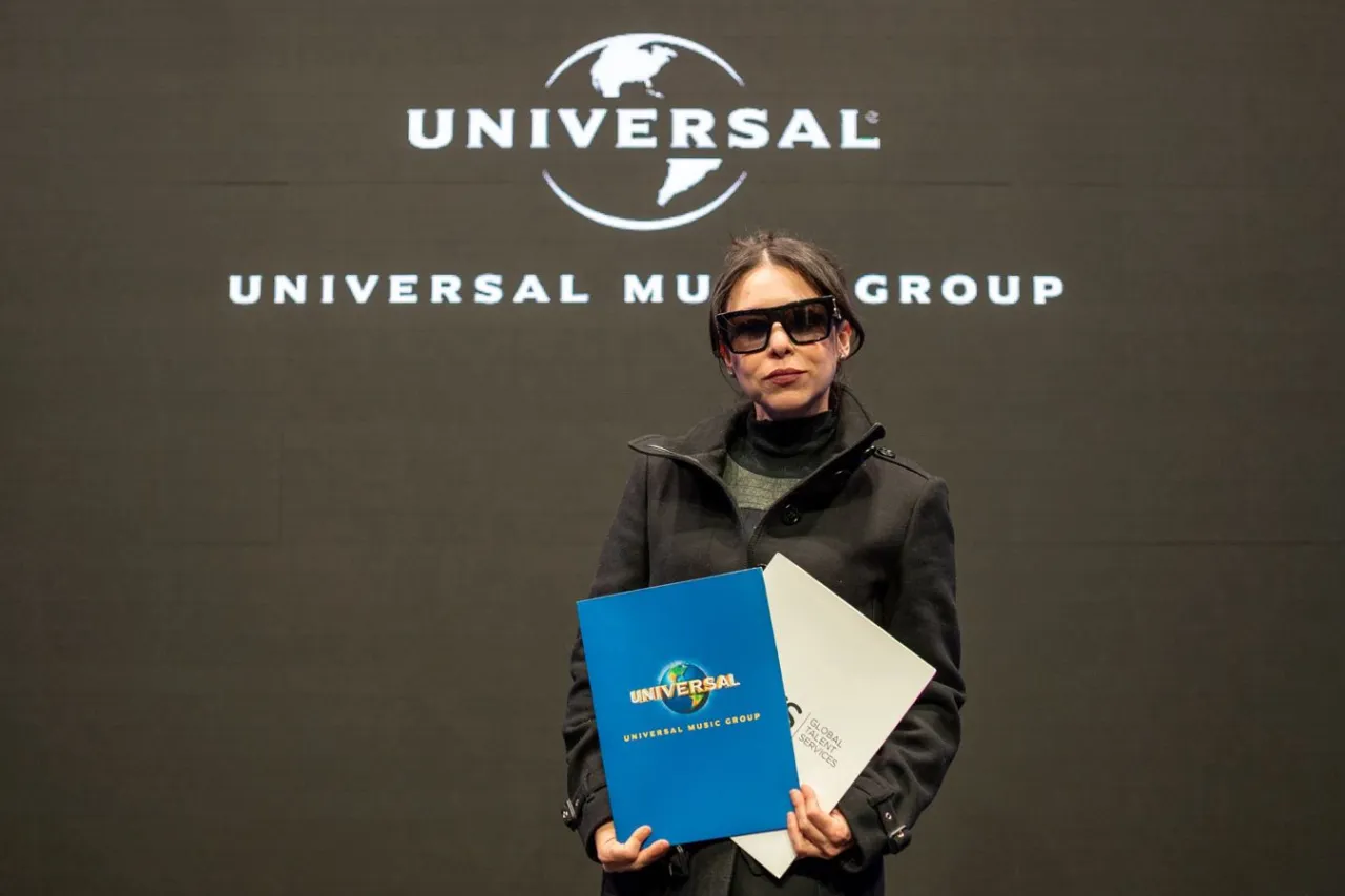 Denisse Guerrero, vocalista de Belanova, arranca su etapa como solista