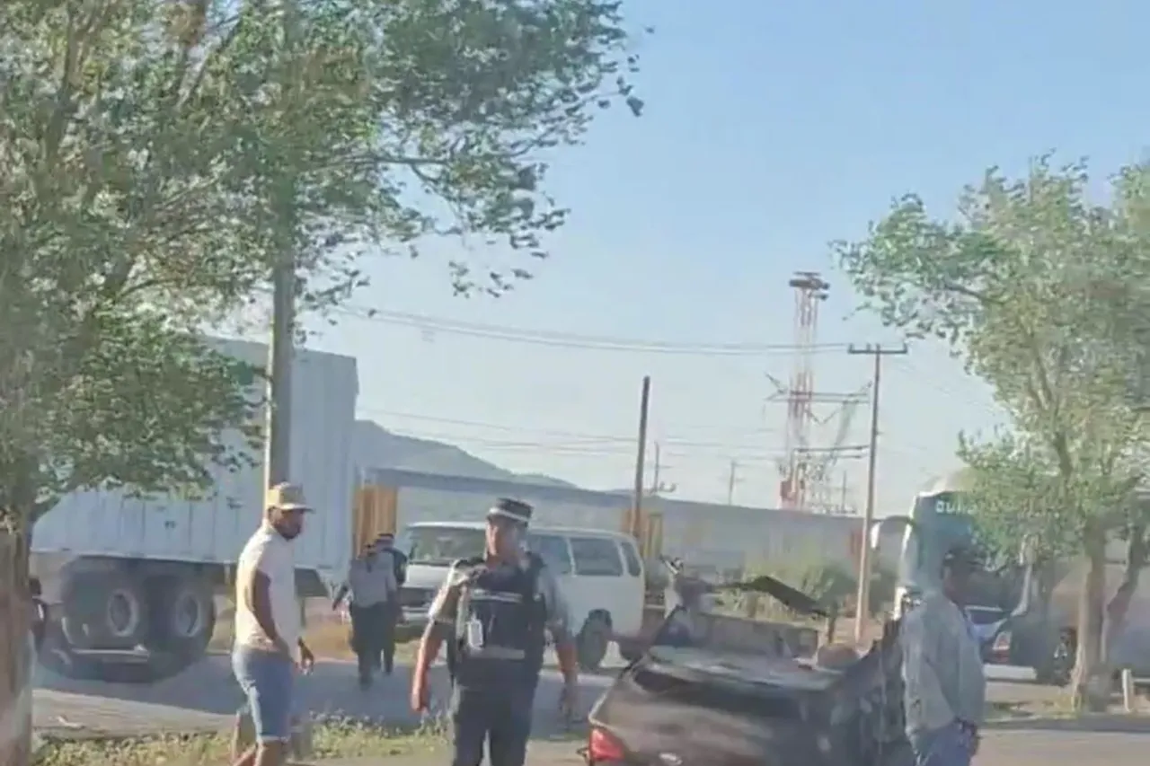 Muere tras volcadura en la glorieta del kilómetro 20