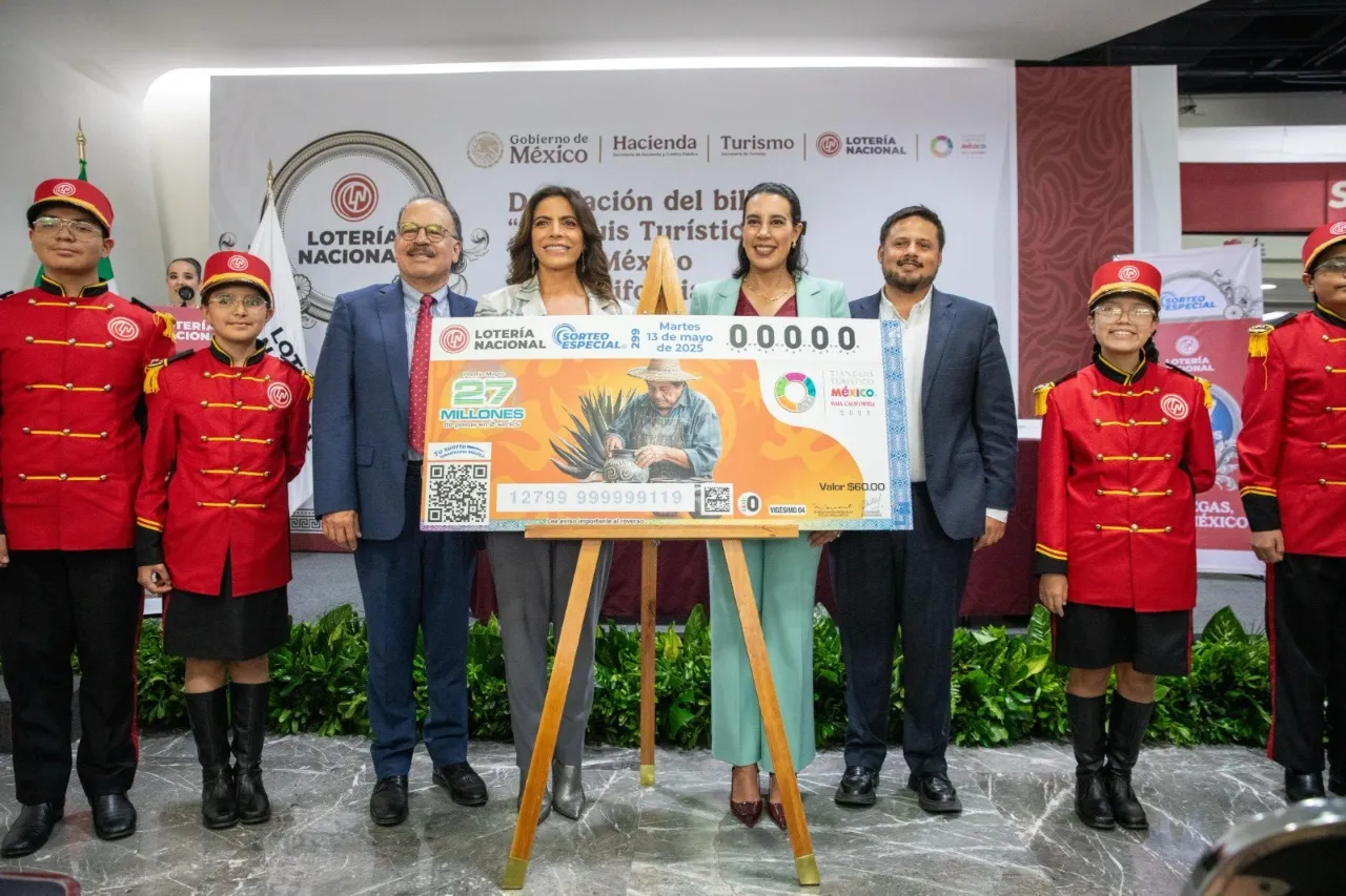 Lotería Nacional devela billete conmemorativo del Tianguis Turístico 2025