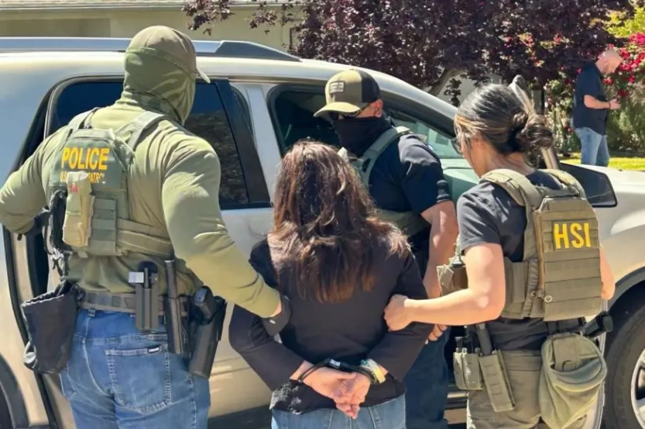 Detienen a exjuez y esposa; vinculan a inquilino con pandilla Tren de Aragua
