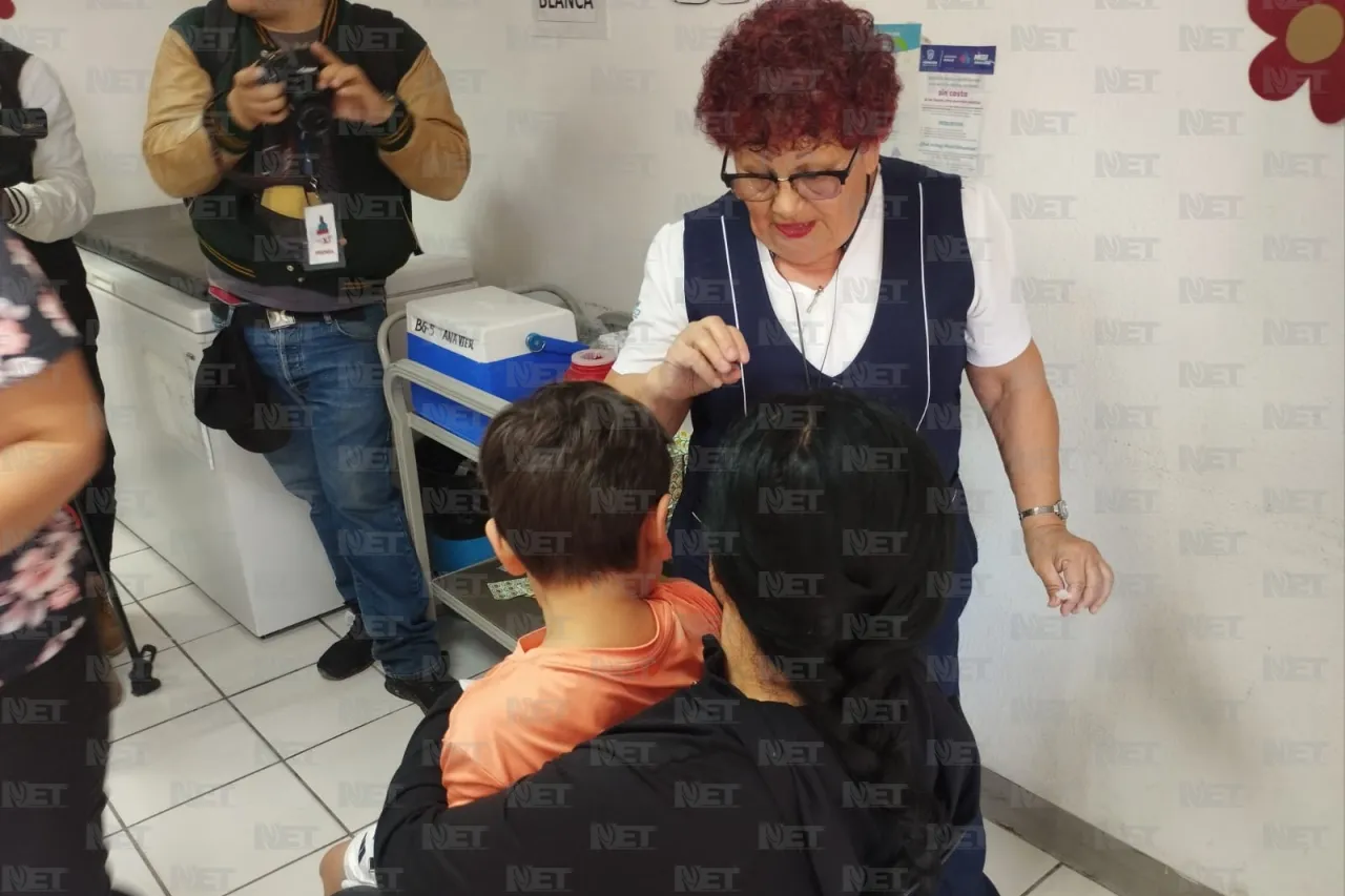 Llevarán módulos de vacunación a centros comerciales