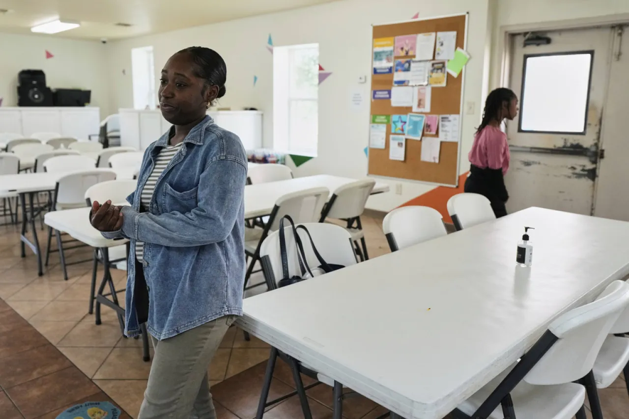 Desalojo de menores en EU hacen que pierdan su hogar y escuela