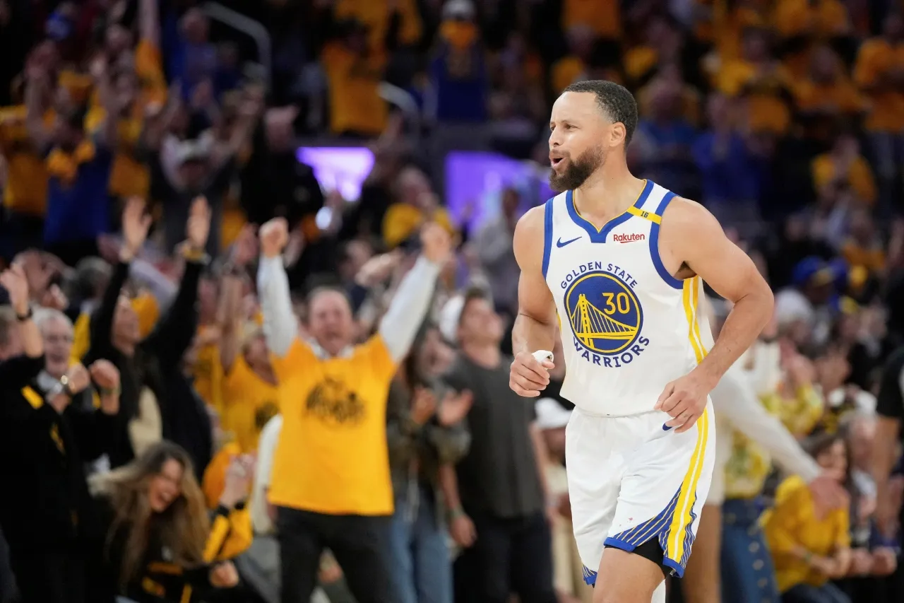 Stephen Curry es elegido Compañero del Año Twyman-Stokes de la NBA
