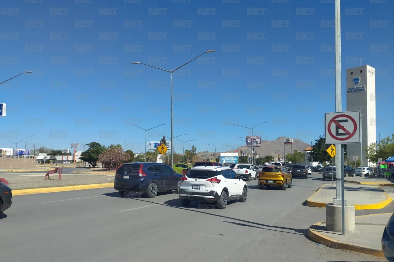 Largas filas en el puente Libre