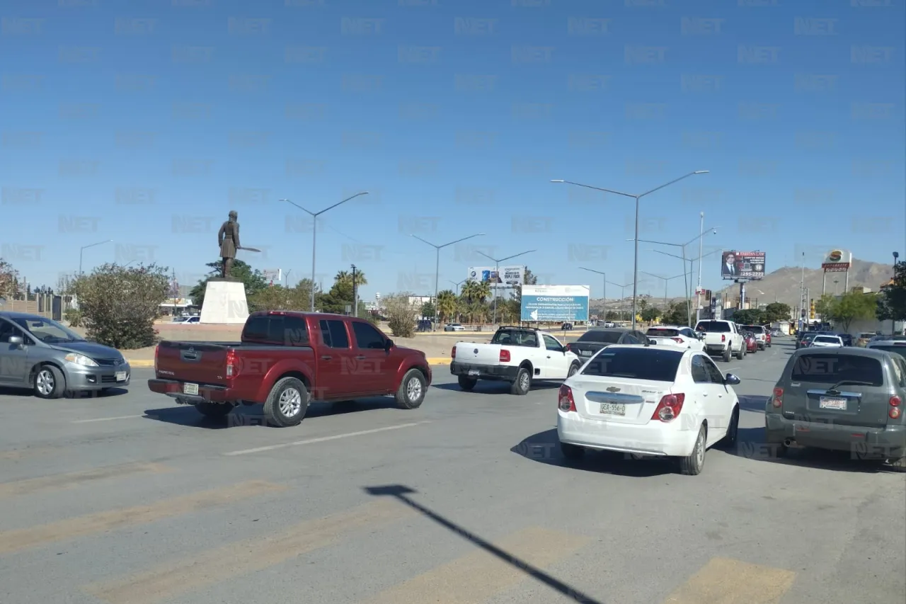 Largas filas en el puente Libre