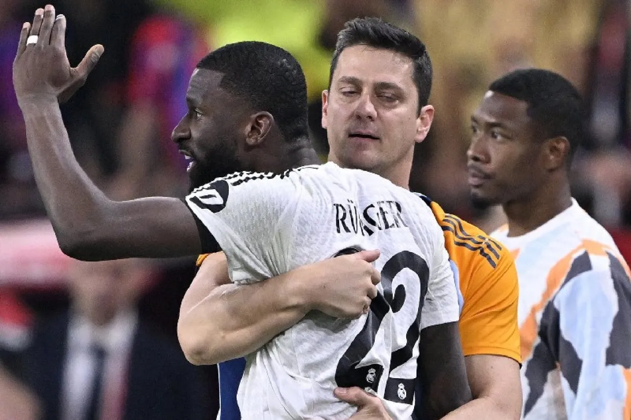 Dan 6 partidos de castigo a Rüdiger por agredir a árbitro