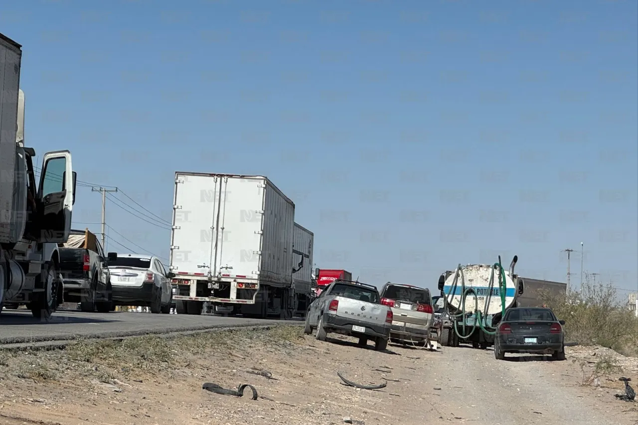 Vecinos de Los Kilómetros vuelven a cerrar la carretera a Casas Grandes
