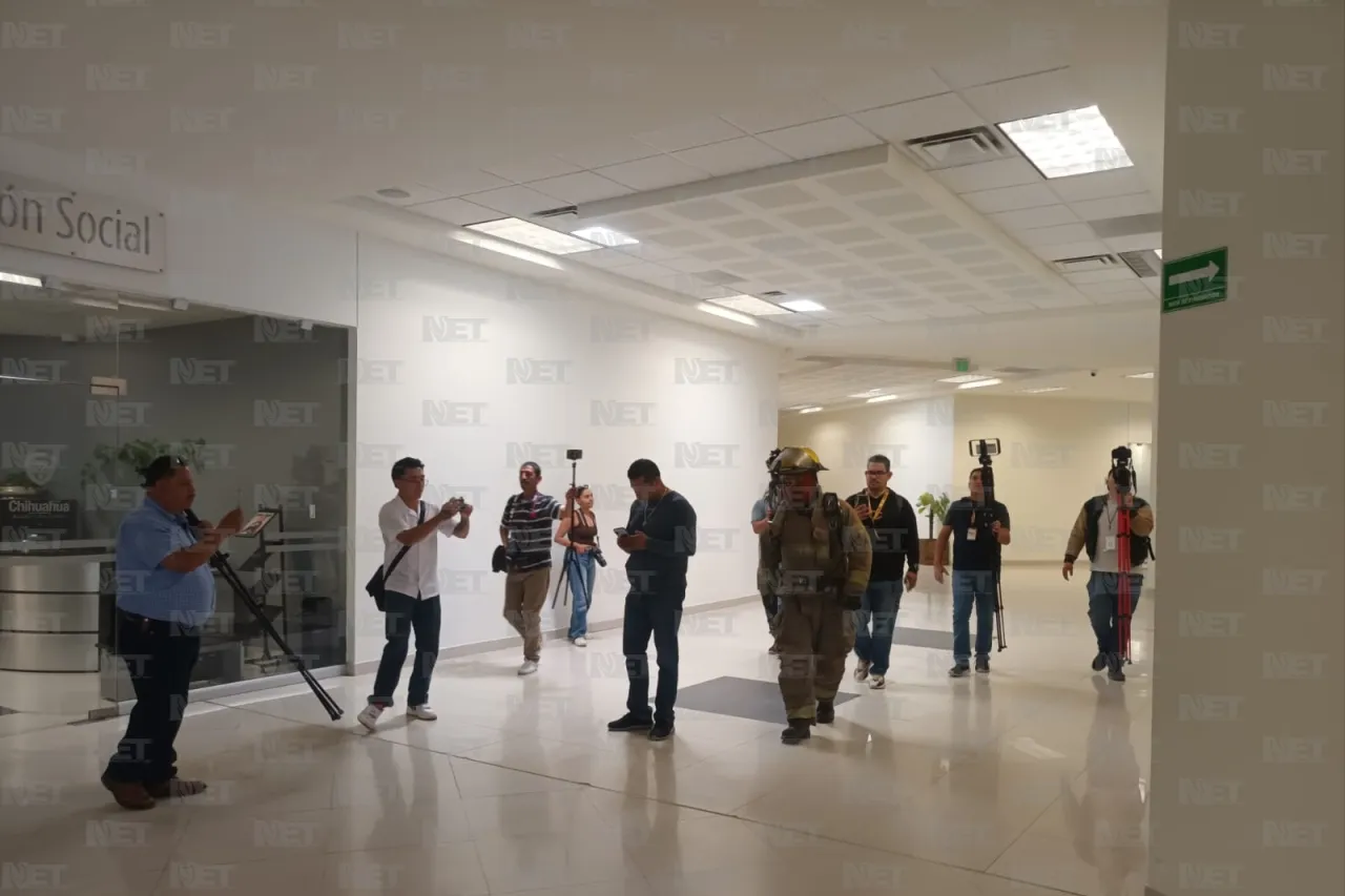 Evacúan a usuarios y personal de Pueblito Mexicano en menos de 5 minutos