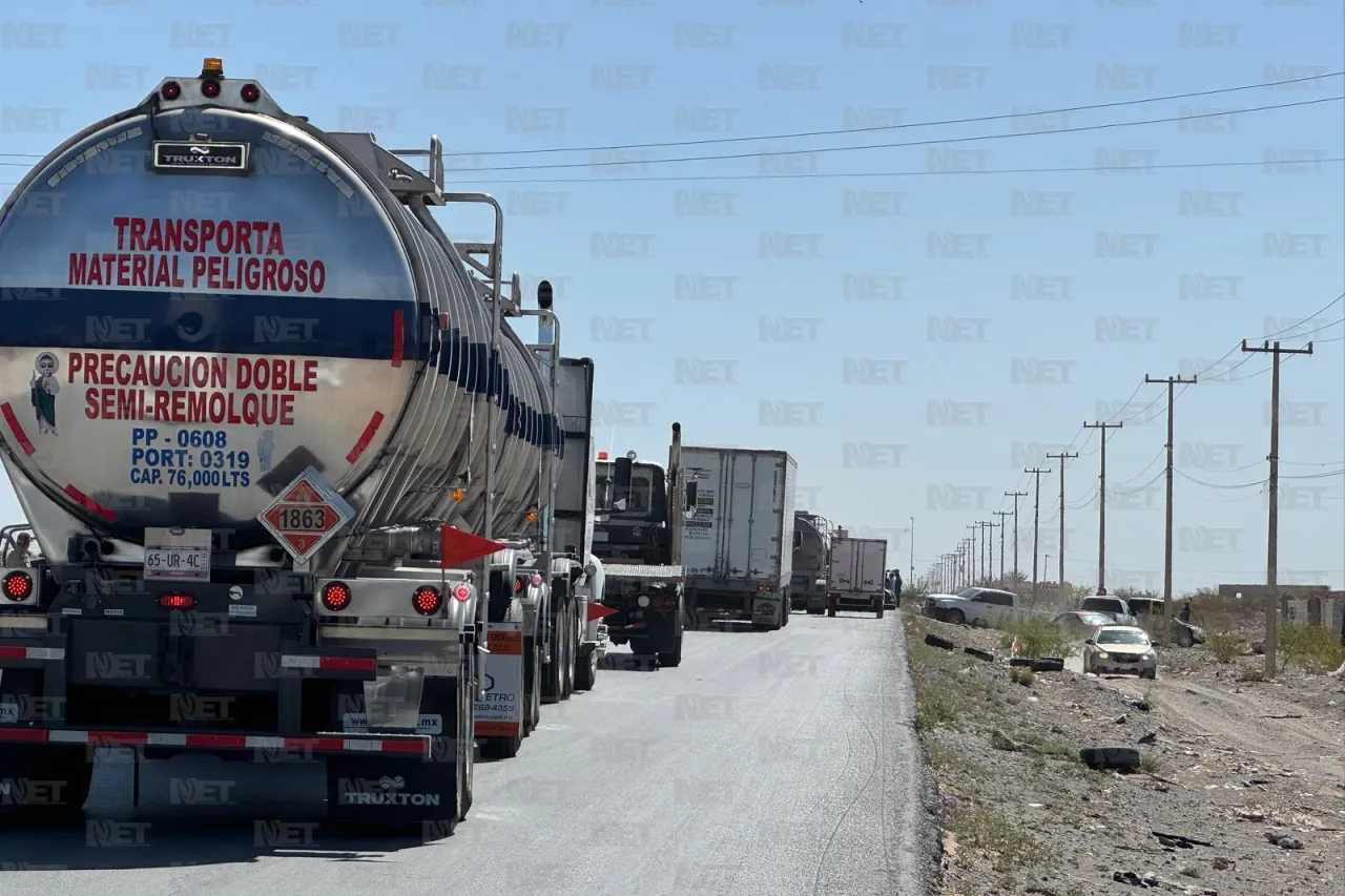 Vecinos de Los Kilómetros vuelven a cerrar la carretera a Casas Grandes