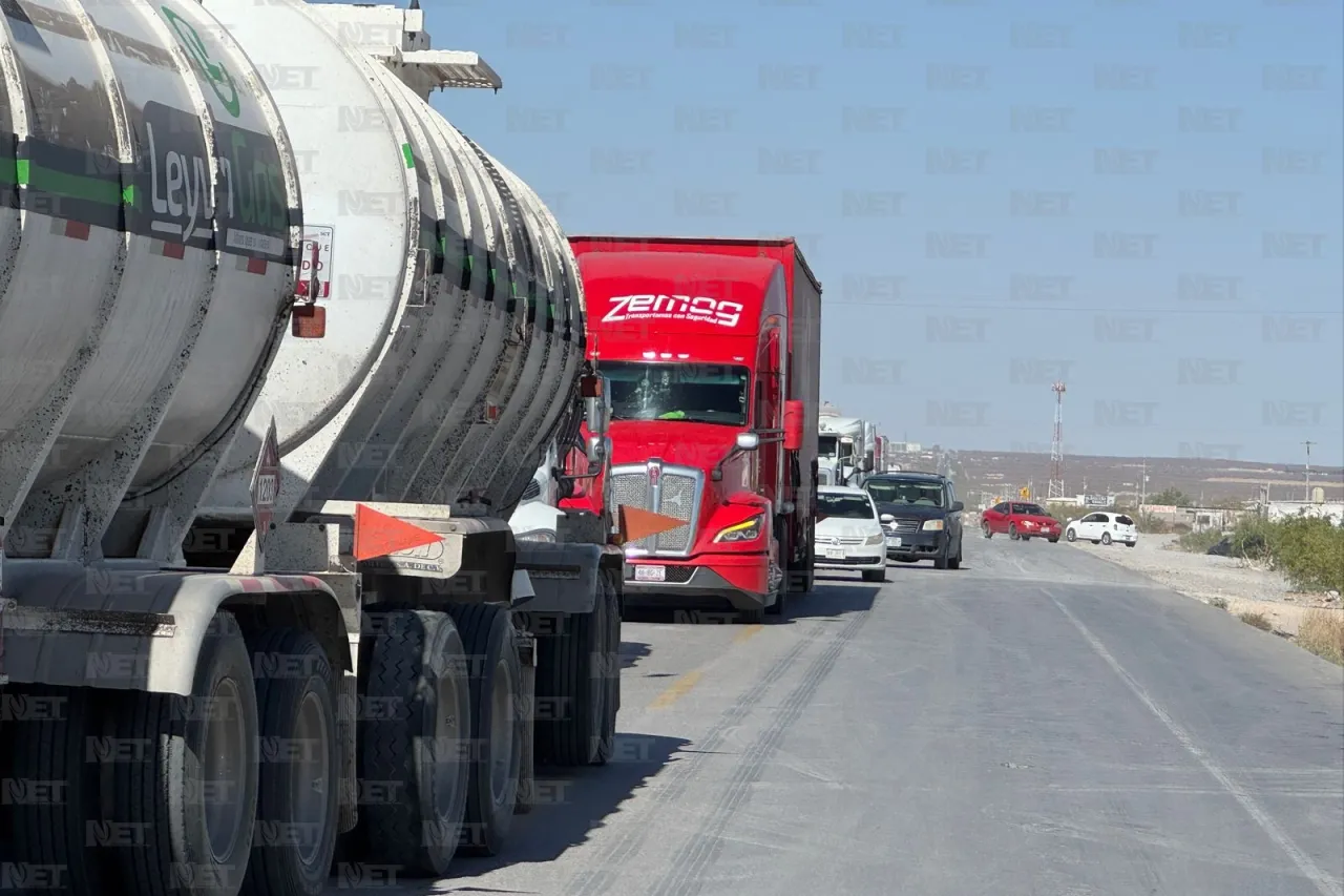 Vecinos de Los Kilómetros vuelven a cerrar la carretera a Casas Grandes