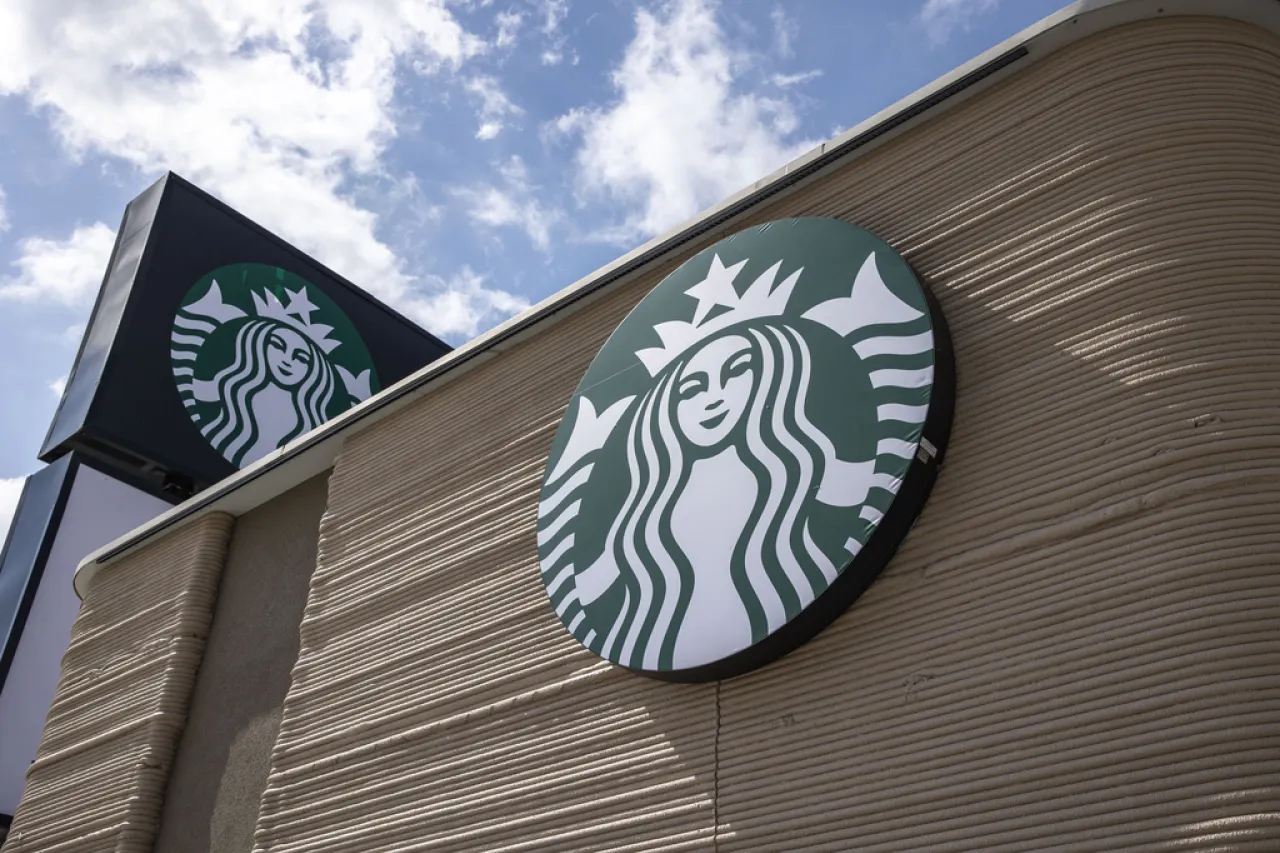 Starbucks inaugura en Texas su primera tienda impresa en 3D en EU