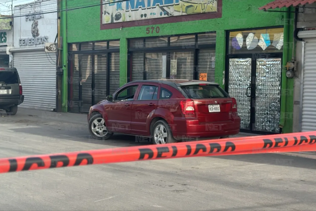 Muere mujer dentro de vehículo en la Zona Centro