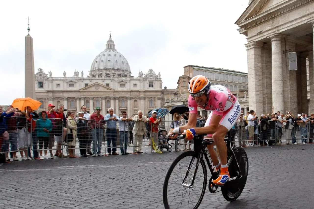 Ciclismo mundial rendirá tributo al Papa Francisco
