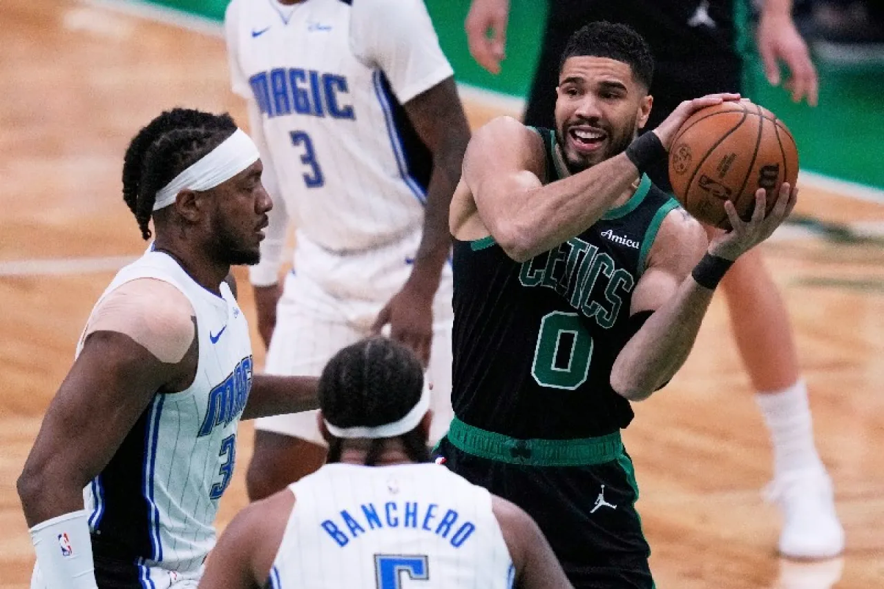 Boston le sorraja al Magic y se lleva la serie contra el Magic