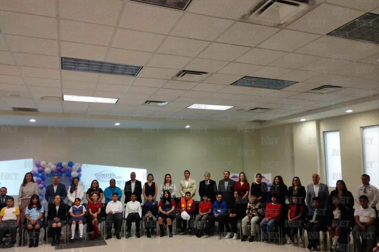 Festejan a niños funcionarios en su día