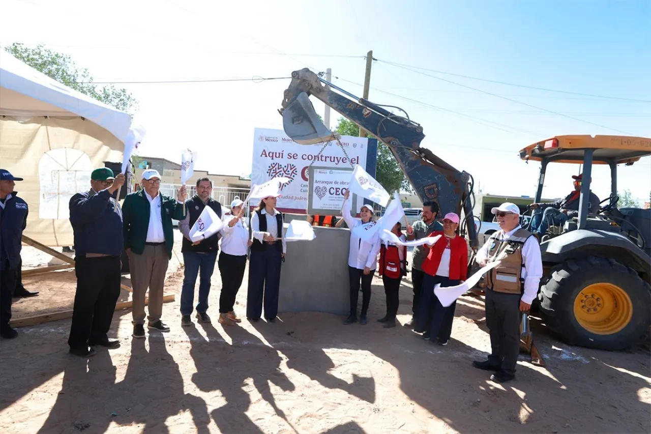 Fotos: Recorren alcalde y Zoé Robledo CECIs en Juárez