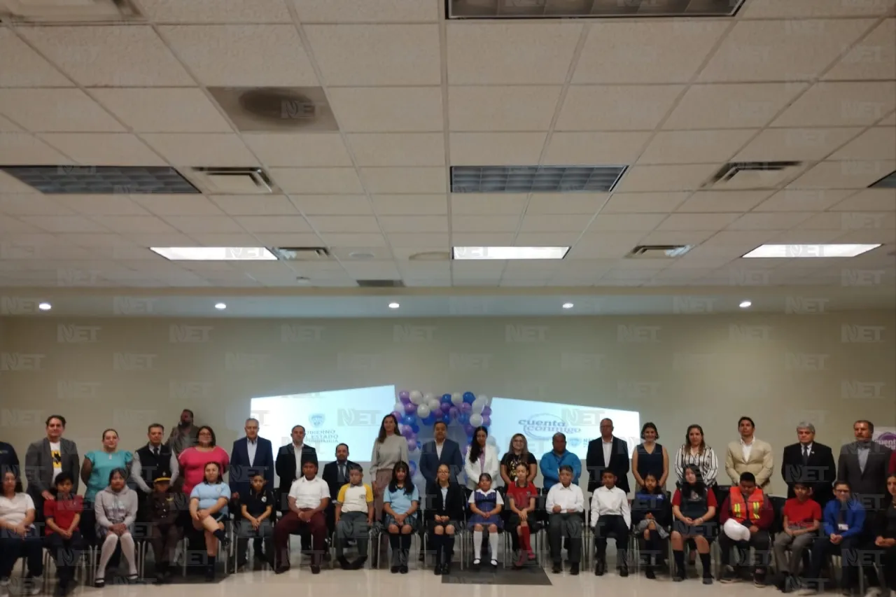Festejan a niños funcionarios en su día