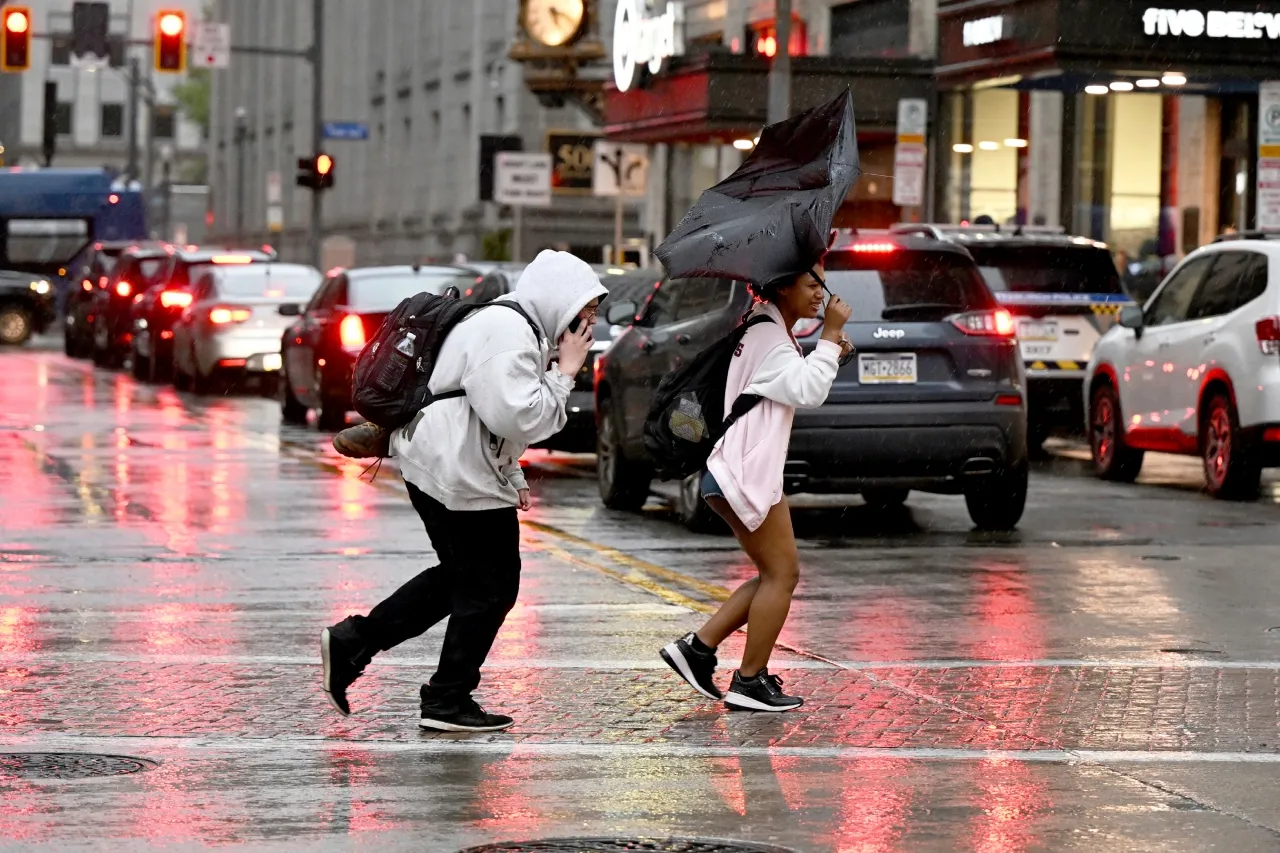 Tormentas causan lluvias récord en sur de Oklahoma y norte de Texas